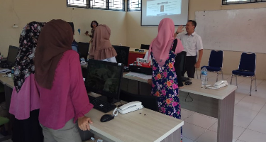suasana pelatihan karyawan ber basis kompetensi di BLK kab Pekalongan